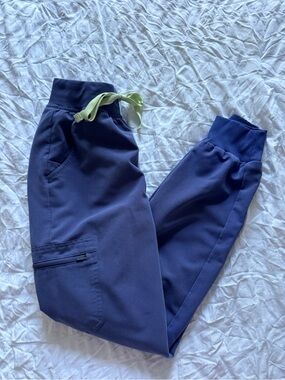 Figs - Purple Scrub Set